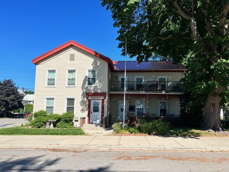 More Photos Of 256 S Water St, Marine City Storefront Retail Residential For Lease