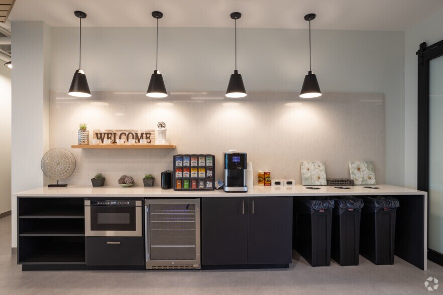 More Photos Of 409 Elm, Manchester Coworking Space