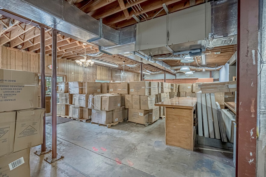 More Photos Of 1112 3rd Ave S, Myrtle Beach Warehouse For Lease