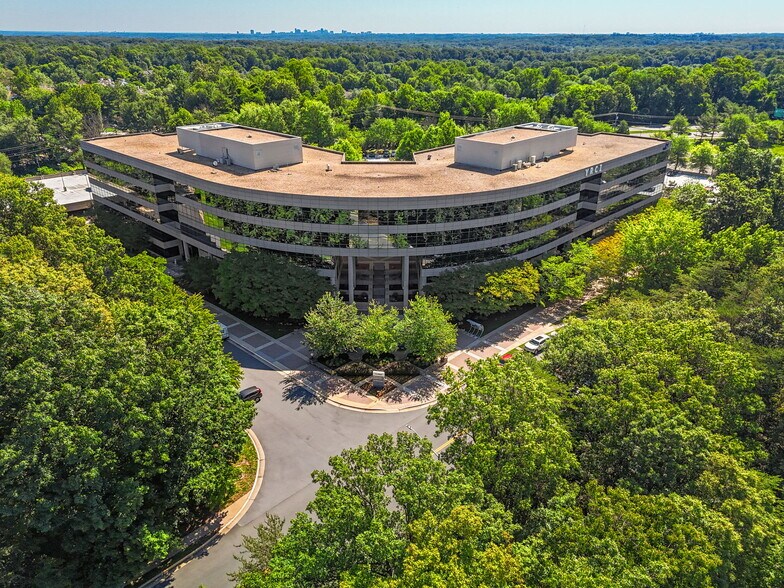 More Photos Of 3975 Fair Ridge Dr, Fairfax Office For Sale