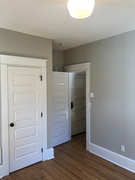 More Photos Of 1035 SE 14th Ave, Portland Apartments For Sale