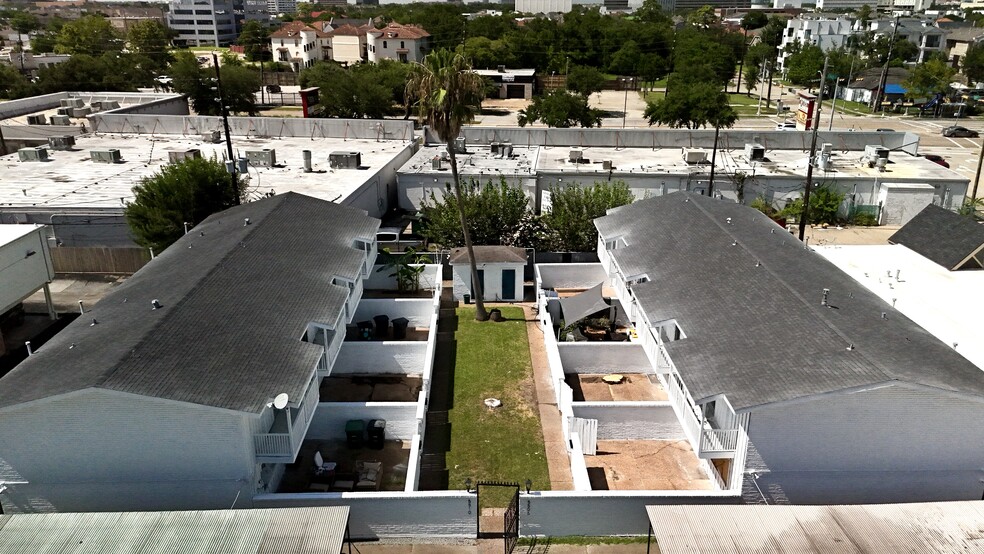 More Photos Of 5506-5510 Beverlyhill St, Houston Apartments For Sale