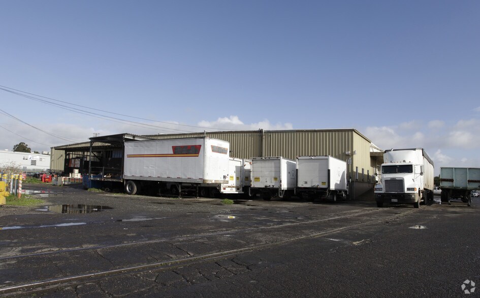 More Photos Of 3802 Mallard Dr, Benicia Warehouse For Lease