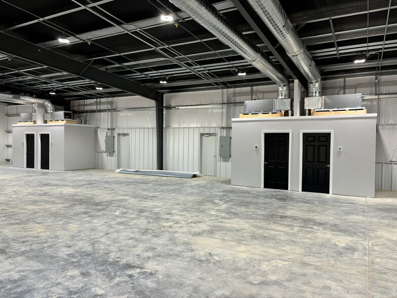 More Photos Of 230 Casey's Ln, Flowood Light Distribution For Lease