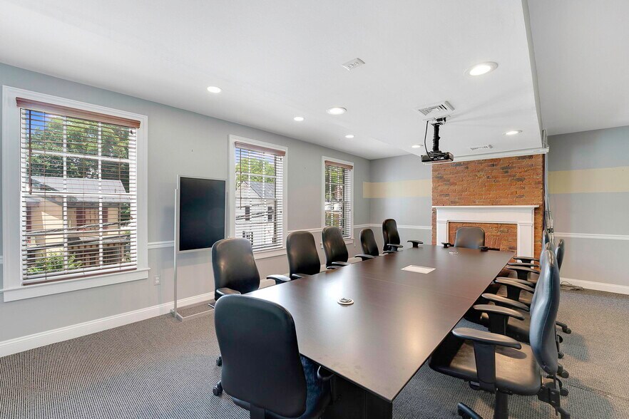 More Photos Of 201-203 Loudoun St SW, Leesburg Office Residential For Lease