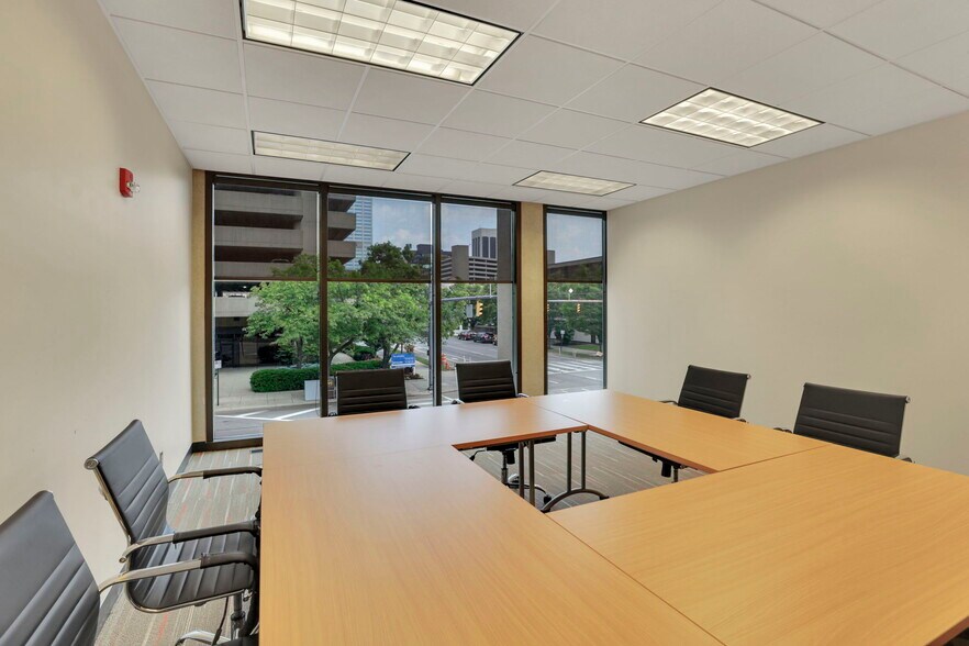 More Photos Of 141 E Town St, Columbus Office Residential For Lease