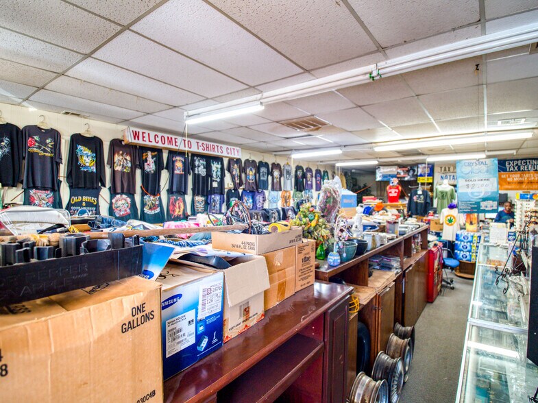 More Photos Of 2000 N MacArthur Blvd, Oklahoma City Storefront Retail Residential For Sale