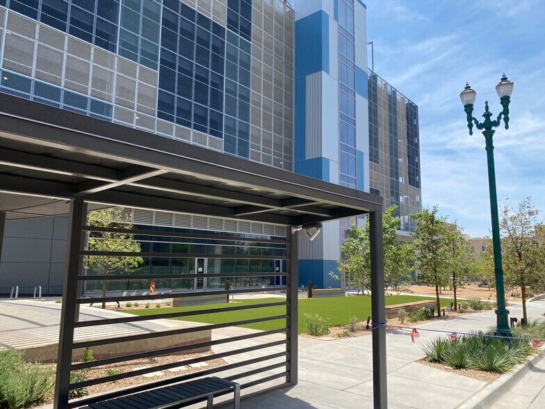 More Photos Of 601 N Mesa St, El Paso Office For Sale