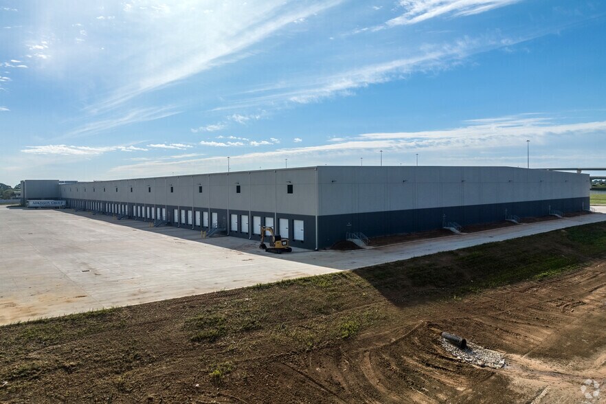 More Photos Of 26007 Highway 249, Tomball Distribution For Sale