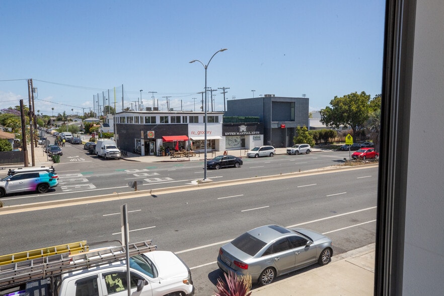 More Photos Of 12923 Venice Blvd, Los Angeles Storefront Retail Office For Lease