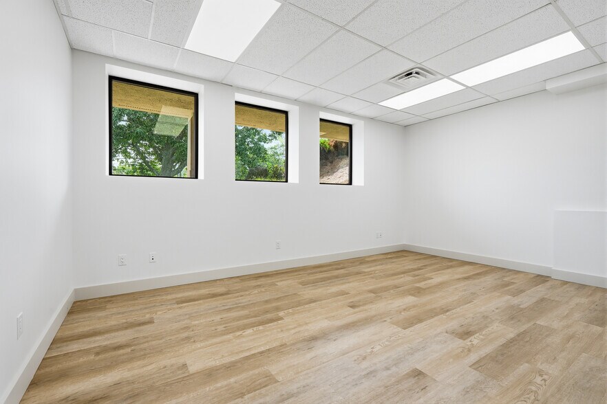 More Photos Of 1130 Hooper Ave, Toms River Office For Lease