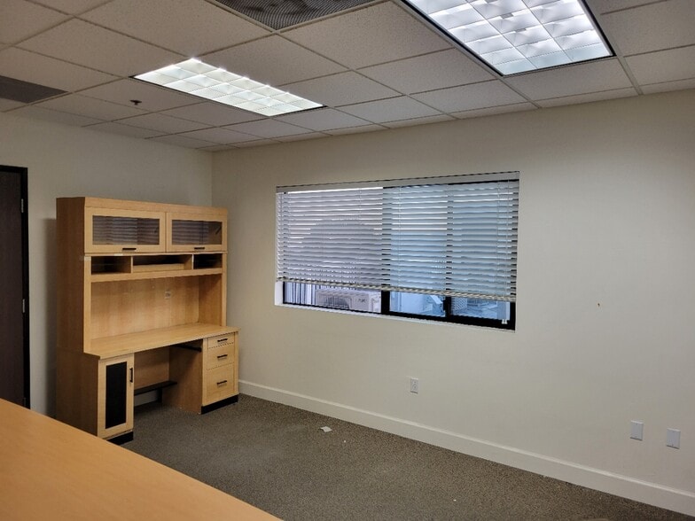 More Photos Of 2600 Foothill Blvd, La Crescenta Office For Lease