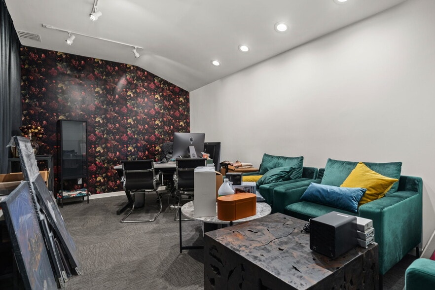 More Photos Of 5250 Vineland Ave, North Hollywood Loft Creative Space For Lease