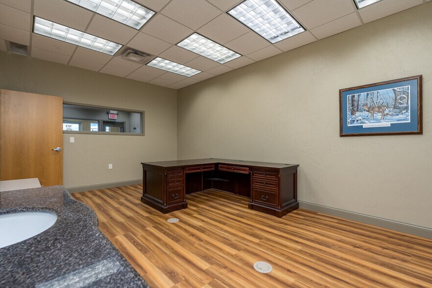 More Photos Of 120 Augusta Ct N, Mankato General Retail For Sale