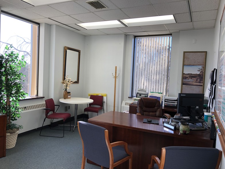 More Photos Of 4 Plaza Way, Fairhaven Bank For Lease