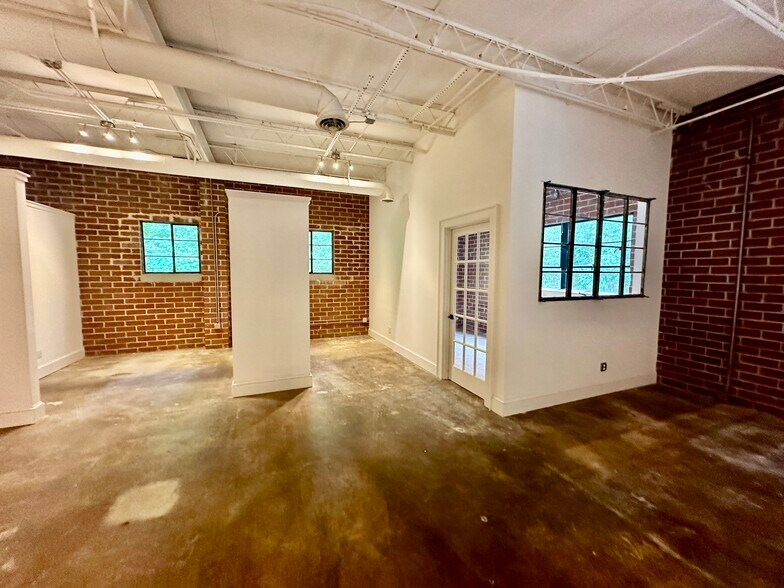 More Photos Of 1095 Zonolite Rd NE, Atlanta Loft Creative Space For Lease