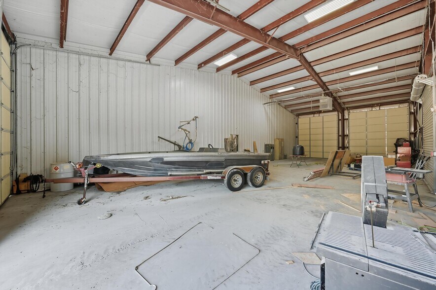 More Photos Of 180 E Chapman Dr, Sanger Warehouse For Sale