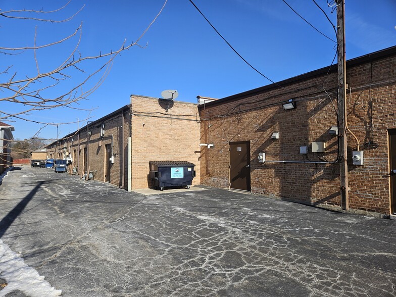 More Photos Of 601-619 E 170th St, South Holland General Retail For Sale