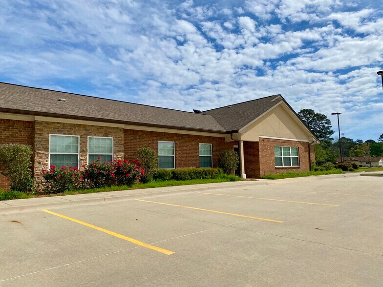 More Photos Of 104 Mbl Bank Dr, Minden Assisted Living For Sale