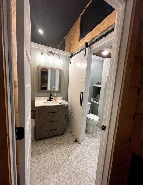 More Photos Of 33 Rose Petal Ln, Ellijay General Retail For Sale