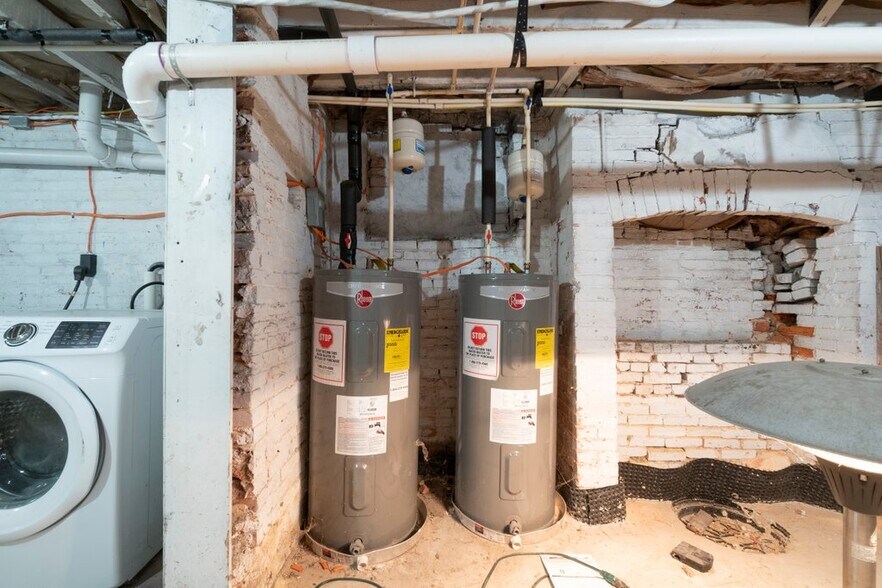 More Photos Of 2024 Saint Paul St, Baltimore Apartments For Sale