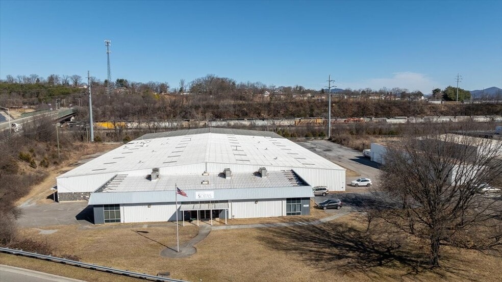 More Photos Of 3631 Aerial Way Dr, Roanoke Warehouse For Lease