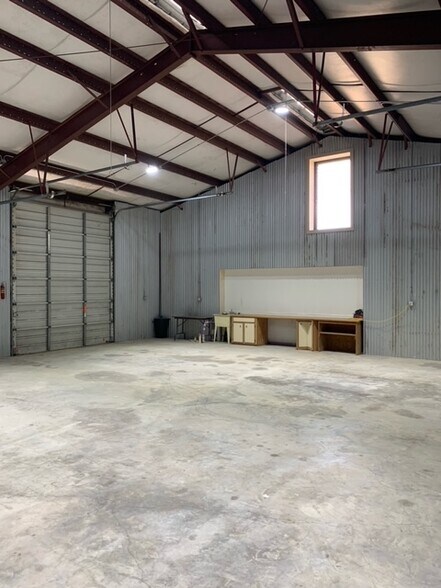 More Photos Of 6176 FM 725, New Braunfels Warehouse For Lease