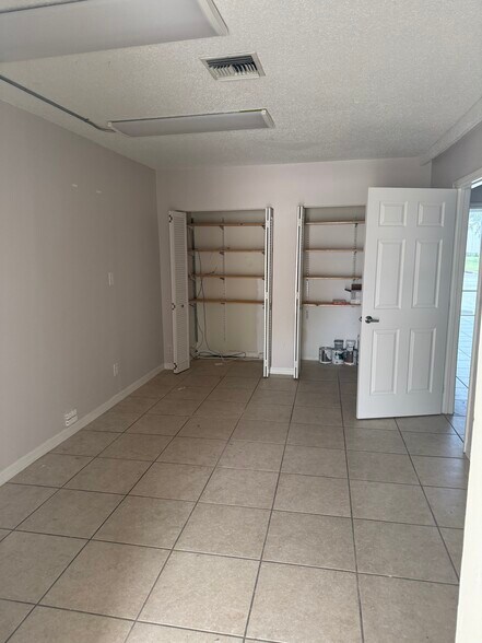 More Photos Of 1657 20th St, Vero Beach Office For Lease