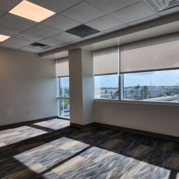More Photos Of 2500 NW 107th Ave, Miami Office For Sale