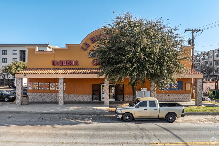 More Photos Of 2420 N Fitzhugh Ave, Dallas Supermarket For Lease