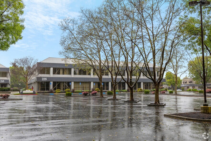 More Photos Of 225 Lennon Ln, Walnut Creek Office For Sale