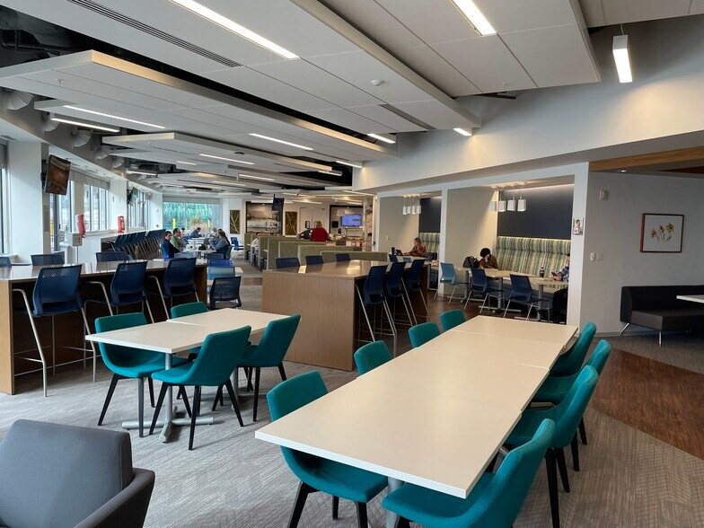 More Photos Of 600 Airborne Pky, Cheektowaga Unknown For Lease