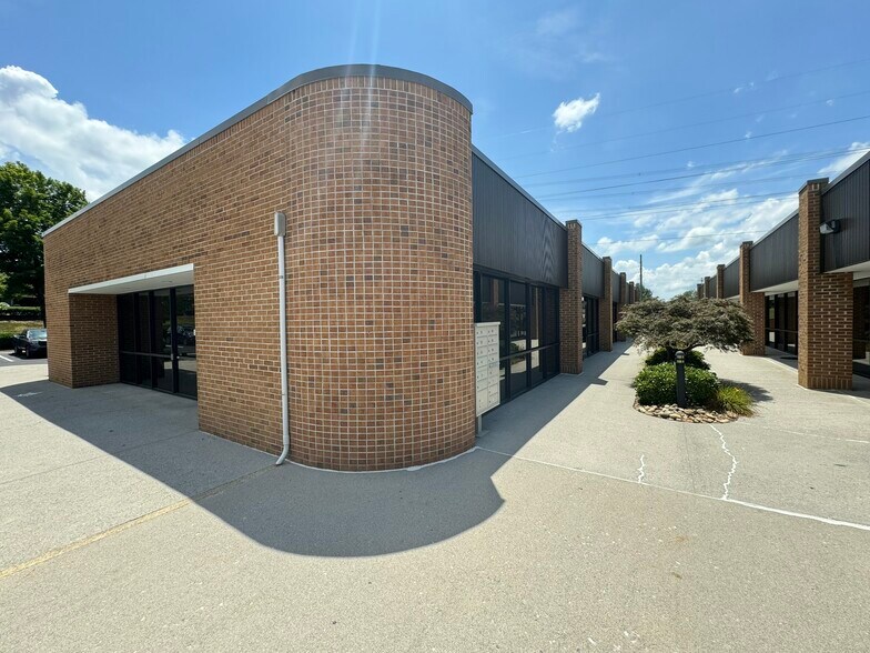 More Photos Of 9051 Executive Park Dr, Knoxville Office For Lease