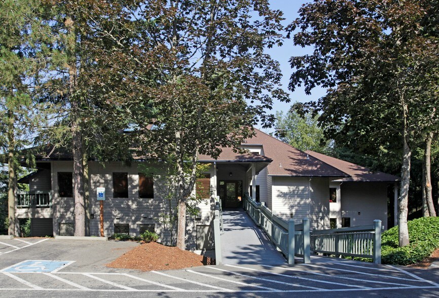 More Photos Of 3805 108th Ave NE, Bellevue Office For Sale