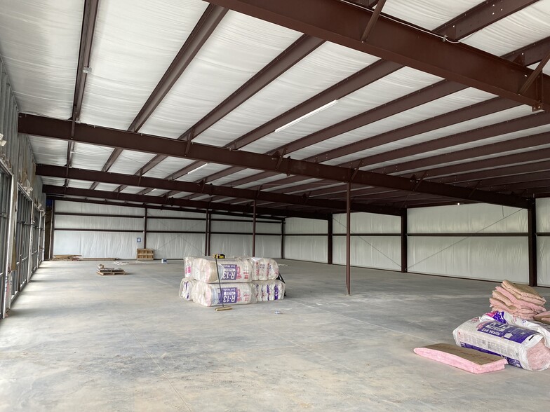 More Photos Of 1350 N Maxine Ave, Nixa Storefront For Lease