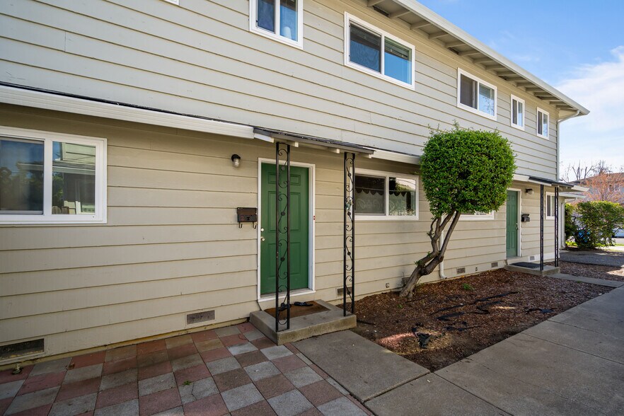 More Photos Of 19423-19425 Greenwood Dr, Cupertino Apartments For Sale