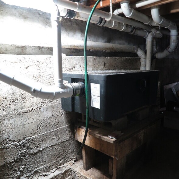 More Photos Of 139 E Walnut St, Oglesby Restaurant For Sale