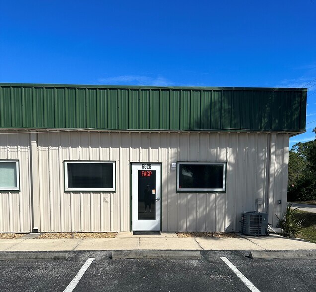 More Photos Of 6618-6628 26th Ct E, Sarasota Warehouse For Lease