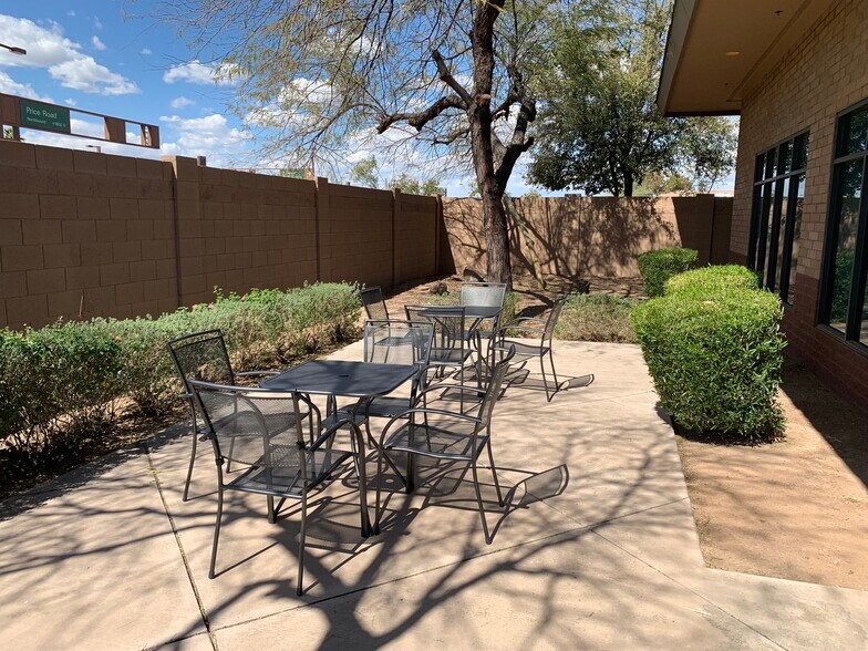 More Photos Of 2050 S Cottonwood Dr, Tempe Medical For Lease