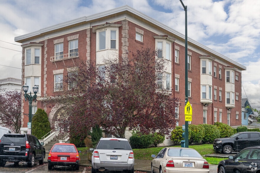 More Photos Of 2501 Colby Ave, Everett Apartments For Sale