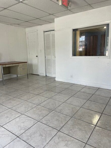 More Photos Of 10822-10824 NW 7th Ave, Miami Freestanding For Lease