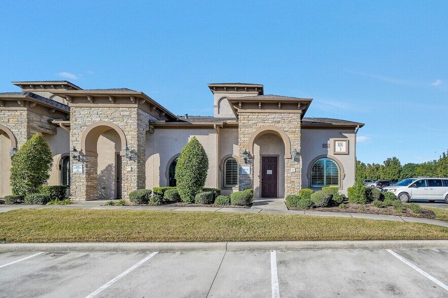 Primary Photo Of 250 Ed English Rd, Shenandoah Medical For Sale