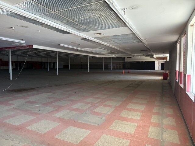 More Photos Of 967 Hancock Rd, Bullhead City General Retail For Sale