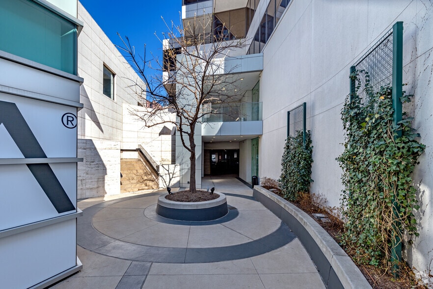 More Photos Of 3232 McKinney Ave, Dallas Office For Lease