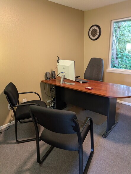 More Photos Of 2596 12th Pl SE, Salem Medical For Sale