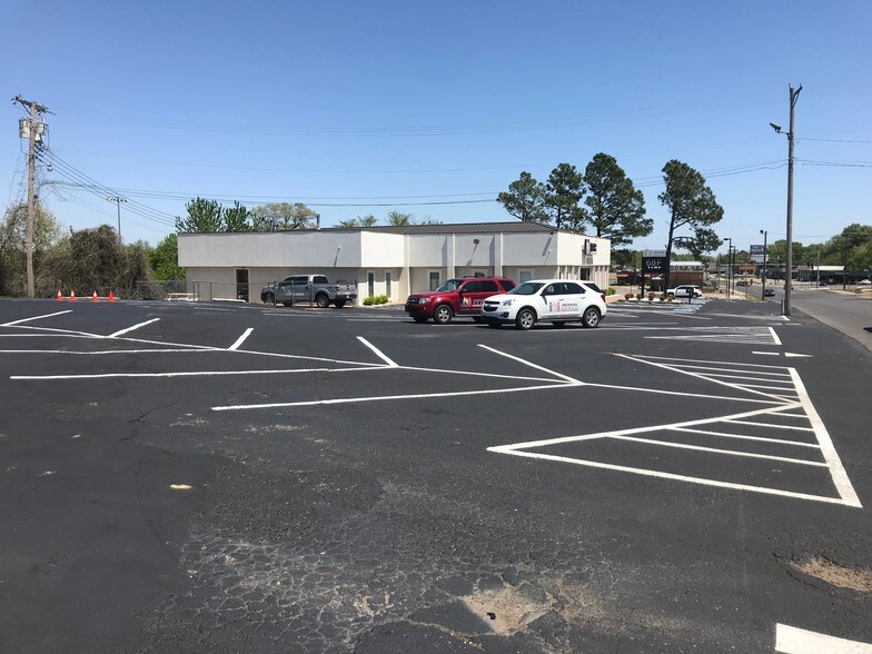 More Photos Of 2200 E Matthews Ave, Jonesboro Medical For Lease