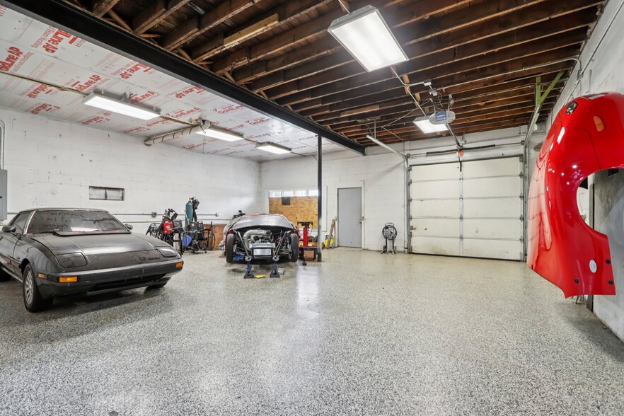 More Photos Of 9205 S Chicago Rd, Oak Creek Auto Repair For Sale