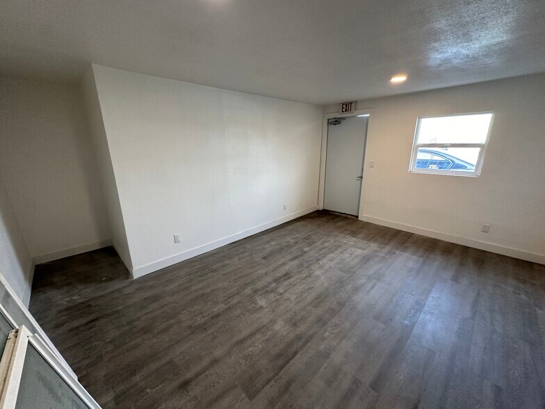 More Photos Of 600 Harbor Blvd, West Sacramento Warehouse For Sale