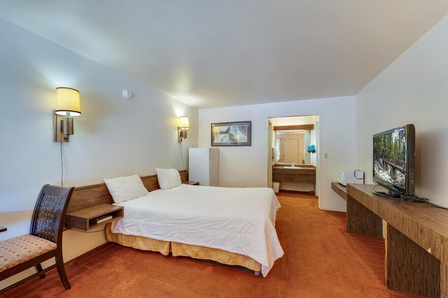 More Photos Of 485 S 100 W, Milford Hotel For Sale