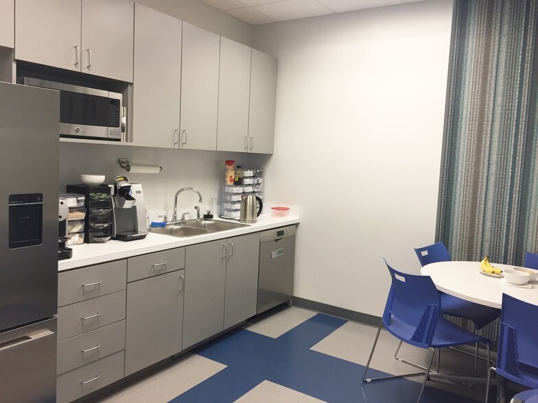 More Photos Of 1801-1837 NE 123rd St, North Miami Coworking Space